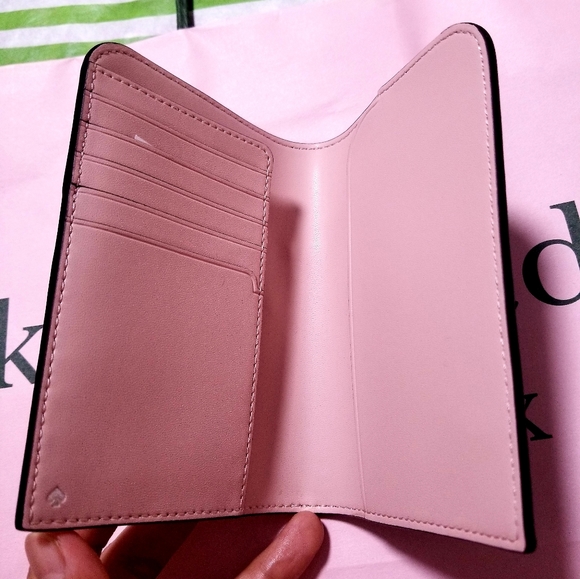 SOLD❣BNWT Kate Spade Passport Holder - Picture 2 of 2